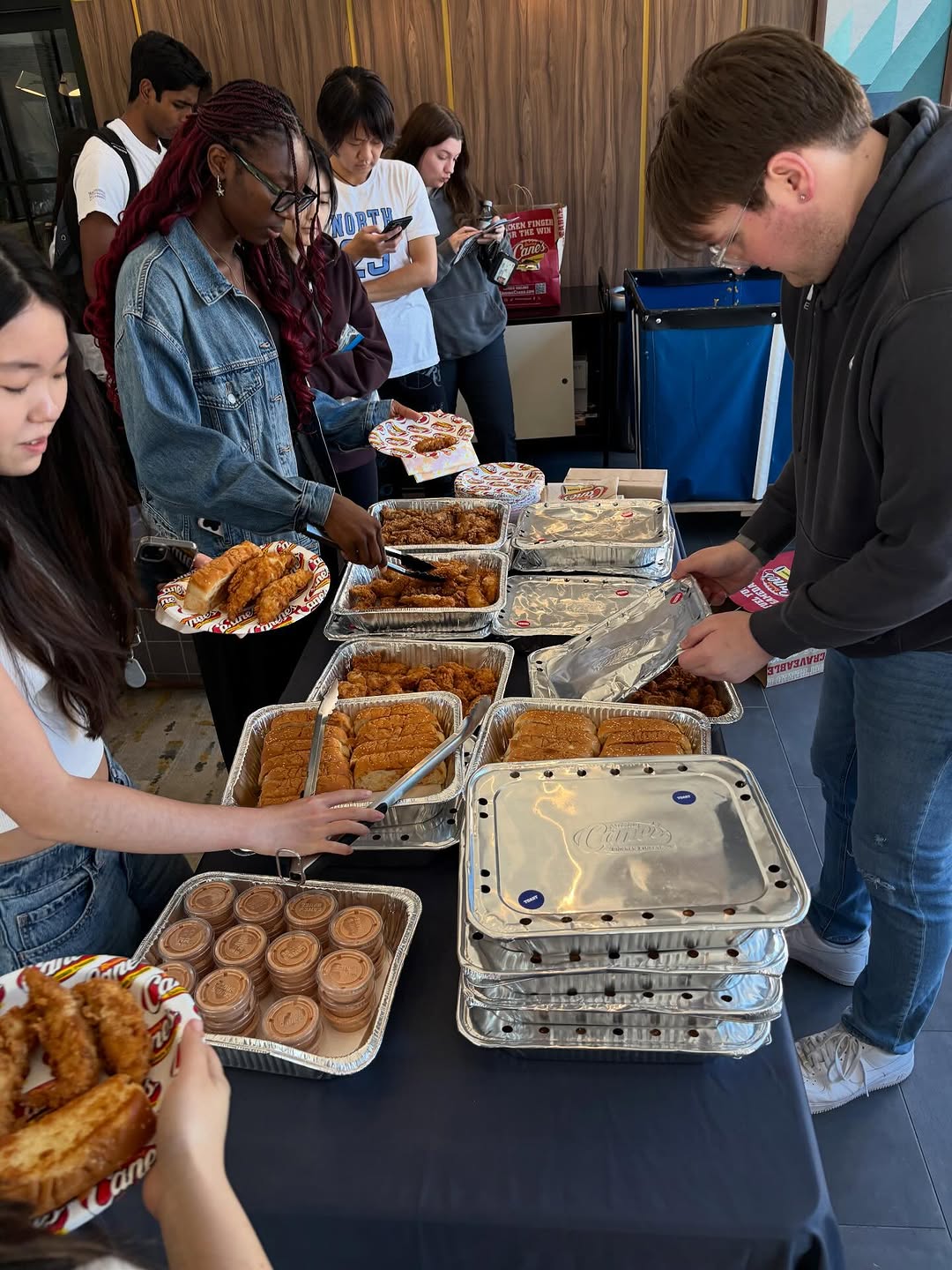 The perfect way to wrap up an epic welcome week! Huge shoutout to everyone who showed up and showed out at our Cane's Chicken event \u2014 the vibes were unmatched and the chicken? Chef's kiss. \ud83d\ude0b 