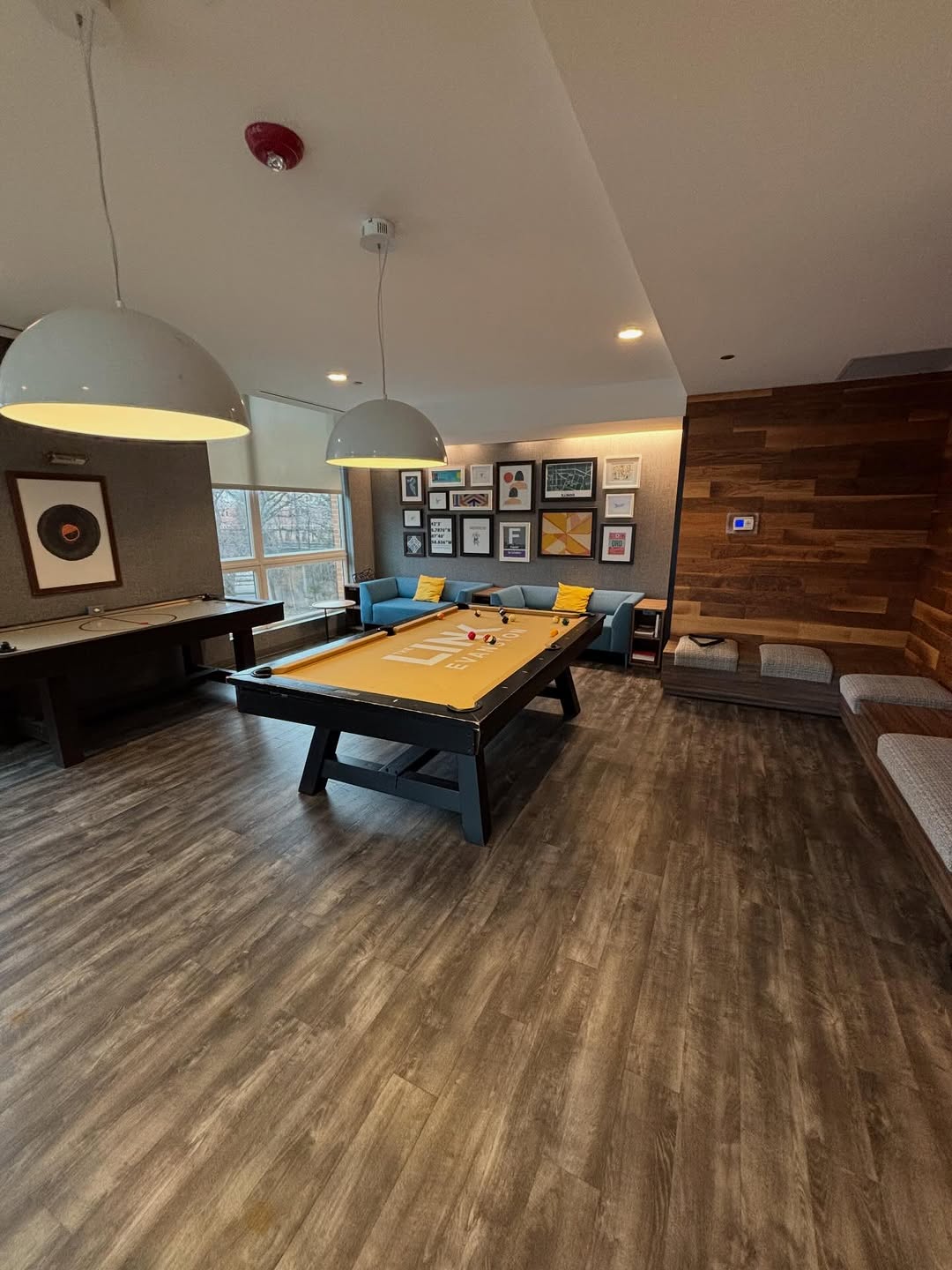 Our social lounge has been getting lots of love lately \ud83d\udc4f\u2728 The perfect spot to hang out, study, or host friends. Don't forget\u2014residents can reserve it free of charge through the resident portal! \ud83d\udecb\ufe0f